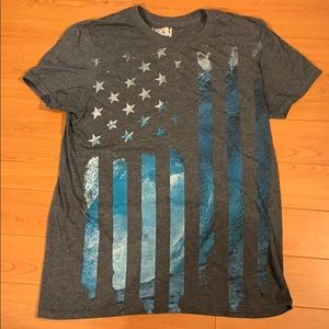 Flag T. EUC. Sz. Sm. Bundle & save!